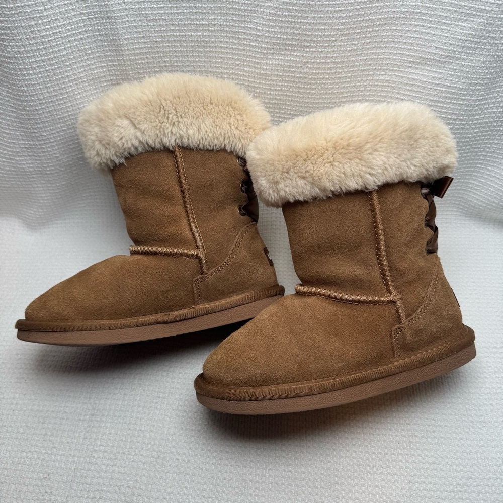 Lamo Tan Kids Suede Boots with Cream Fur, Youth-Little Girl Size 1